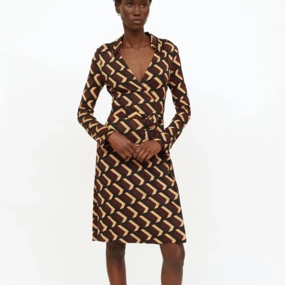 DVF DIANE VON FURSTENBERG Jeanne Brown Geometric Print Silk Knit Wrap Dress